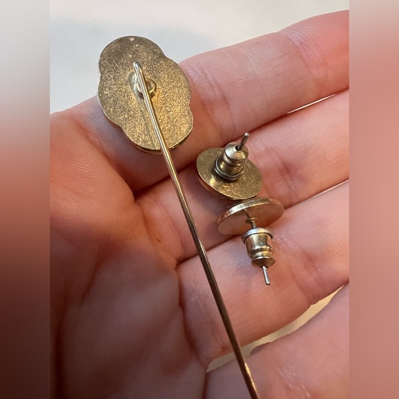 Vintage Cameo Lapel Pin & Stud Earring Set | Victorian Style - Picture 5 of 5